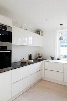 Minimalist Kitchen Design Ideas by 25 Amazing Minimalist Kitchen Design Ideas Minimalist Kitchen Design Ideas