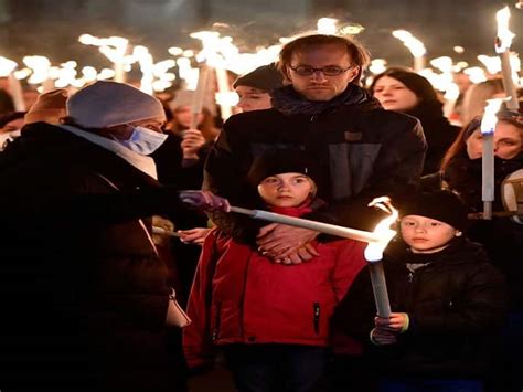 In pics people at Budapest hungary for a peace protest to stop war ...