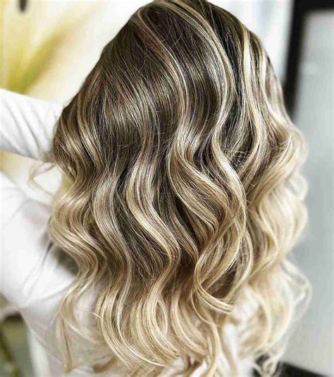 Dark Brown Hair With Chunky Bleach Blonde Highlights
