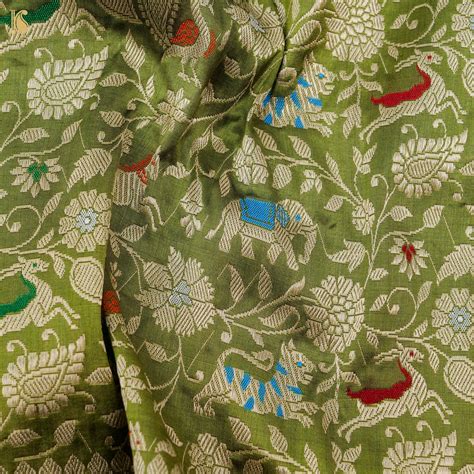 Handloom Banarasi Katan Shikargah Fabric – Khinkhwab