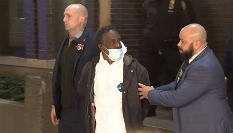 Man accused of fatal subway shove arraigned on murder charge