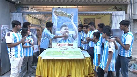 Lionel Messi fans in Kolkata celebrate Argentina maestro's 37th ...