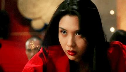 邱淑贞在《赌神2》中饰演的海棠，名副其实的倾城美人_经典