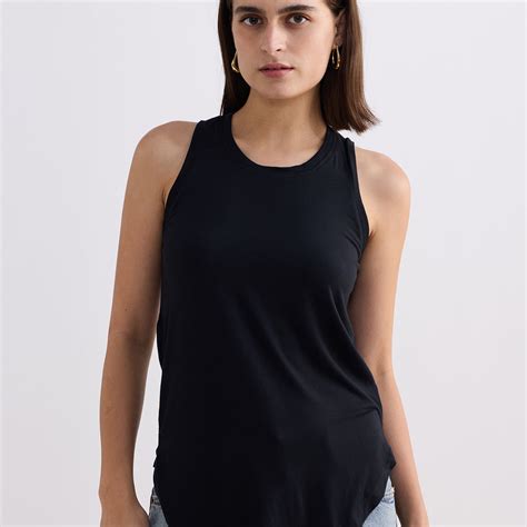 Back to Basics Top in Black – Reistor