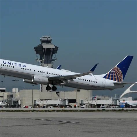 United Airlines Grapples with Widespread Flight Disruptions Across ...