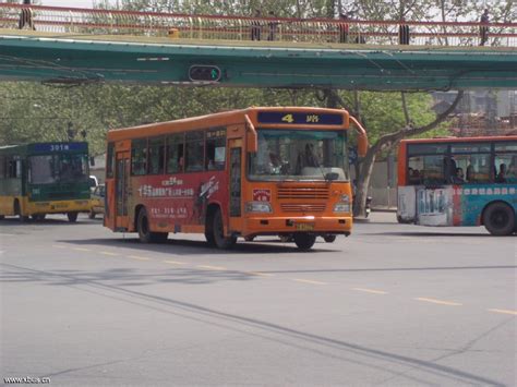 网友爆料：原来公交车也有违停，西安交警🐮 ，没有不敢贴的罚单|违停|罚单|西安_新浪新闻