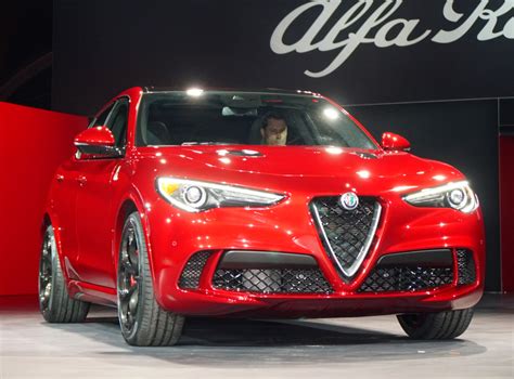 2018 Alfa Romeo Stelvio SUV finally makes debut
