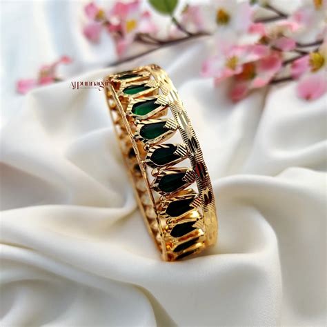 Traditional Kerala Style Nagapadam Bangle – AJ Punnagai