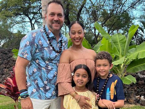 Tamera Mowry-Housley's Family Gets All Dressed Up for Christmas Photos