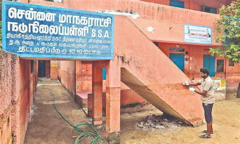 Oil in classroom: Students complain of nausea, headache
