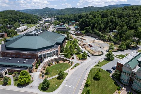 Holmes Drive Parking Deck | Building Physical Infrastructure ...