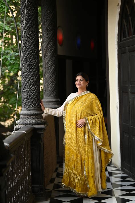 YELLOW CLASSIC TRADITIONAL BANDHANI SILK DUPATTA WITH LAMPI AND KIRAN ...