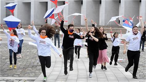 Молодежные движения: мост к будущему. - Обзоры - Общество - РЕВИЗОР.РУ