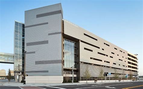 Geico Parking Garage | Building exterior, Exterior design, Building design