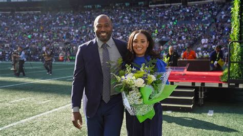 All about ex-NFL star Shaun Alexander's 13 kids as wife announces she's ...
