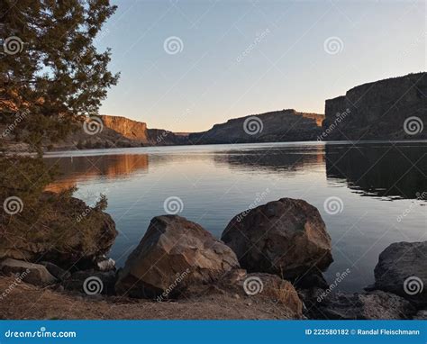 Lake Billy Chinook stock photo. Image of reservoir, oregon - 222580182