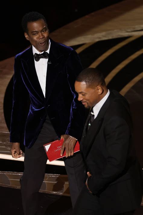 What Just Happened Between Chris Rock And Will Smith At The Oscars ...