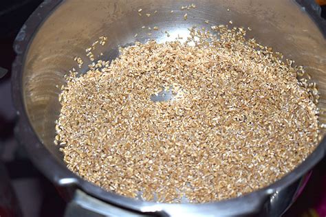 One pot broken wheat upma-Karnataka style-How to make-step by step photos