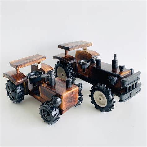 DaisyLife Wooden Tractor For Home Decor & Gifting, Enhance Living Room