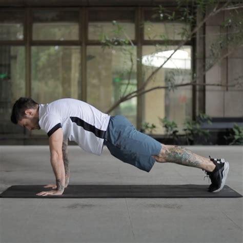 5 Best Serratus Anterior Exercises for Strength & Aesthetics - SET FOR SET