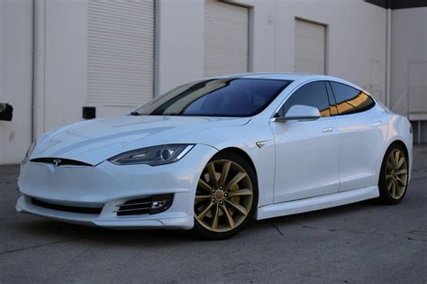 2012 Tesla Model S Signature Performance VIN: 5YJSA1DP2CFS00905 for Sale - Cars & Bids