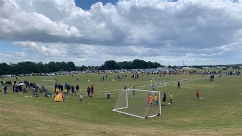 Burnt Sportsfield 的图像结果