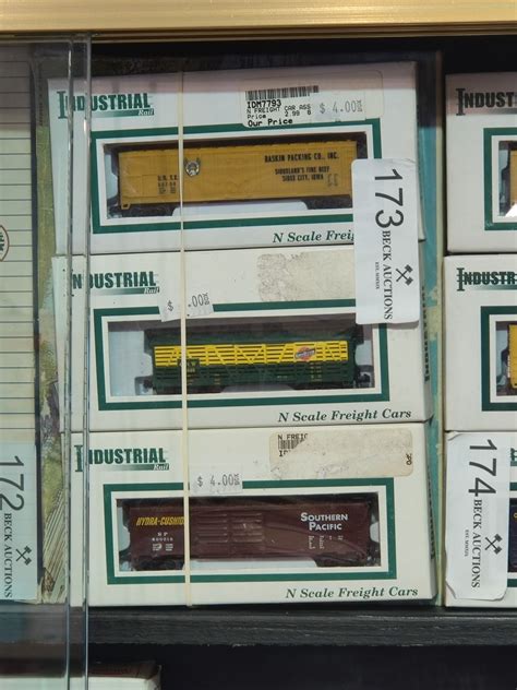 Atlas Gauge Log Mill Scale Model And Three Industrial N Scale Train Cars