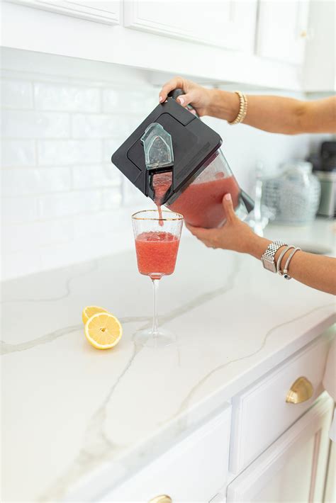 Frozen Strawberry Lemonade - LoChandler.com