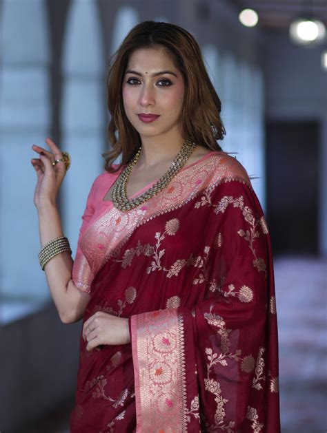 Banarasee Handloom Semi Silk Saree With Zari Woven Design & Contrast B