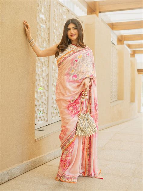 Buy Ceri Pink Printed Saree | Shop Saundh