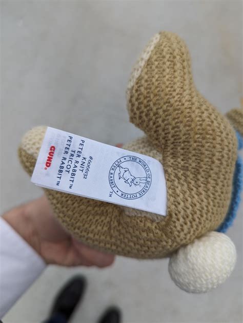 Found on the roof deck of parking 1 at DCA just now - help : r/washdc