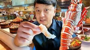 12 plates tested inside a luxury lobster brunch in Saigon