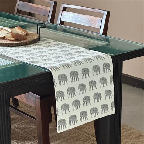 TABLE RUNNERS – OAK AND LILY