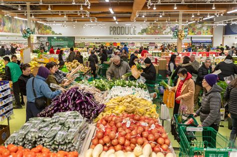 T&T Supermarkets Opens Its First U.S. Store in Bellevue - Foodology Canada