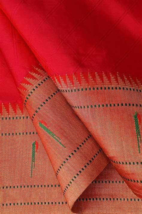 Muniya Emboss Design – kapse Paithani