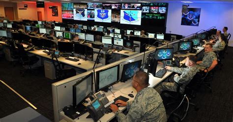 网络战争 的图像结果