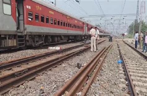 Firing at Nandan Kanan Express Train : बेखौफ अपराधियों ने चलती ट्रेन पर ...