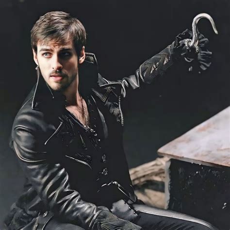 Pin by Lori Steele on Once Upon a Time | Colin o'donoghue, Killian ...