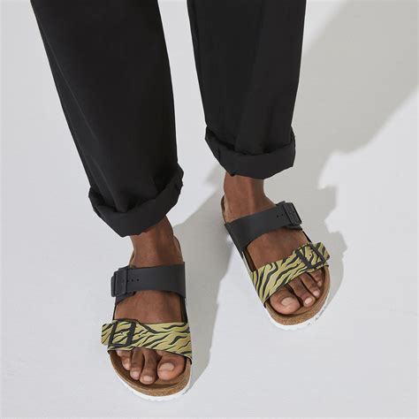 Buy Brown Arizona Split Birko-Flor Online in India - BIRKENSTOCK