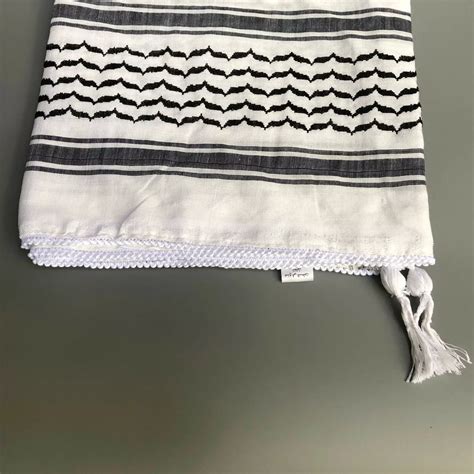 Palestinian keffiyeh Keffiyeh Scarf Made in Palestine Authentic India ...