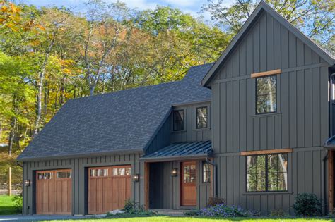Paint Vinyl Siding using Right Materials and Techniques