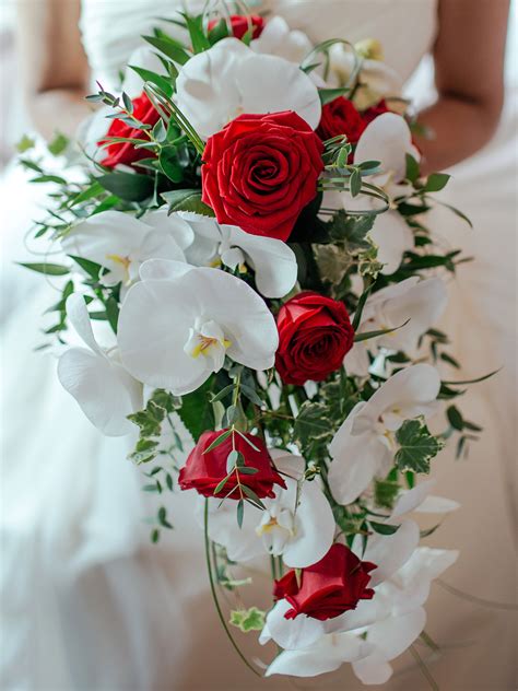 Wedding Flowers - 10 Most Popular Flowers for Bridal Bouquet