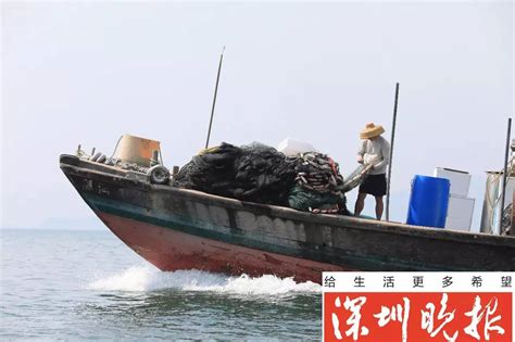 一名渔夫拍摄的海上捕鱼生活