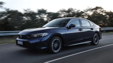 Honda Civic híbrido 2026 chega com novo visual, Google integrado e preço mantido