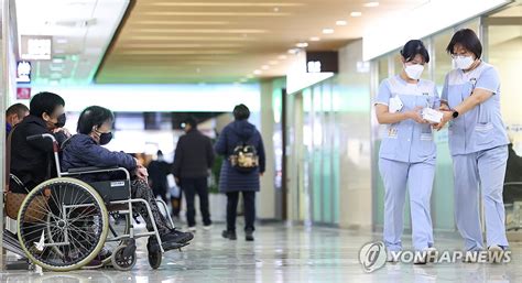 韩国医生辞职潮持续一周 范围恐再扩大 | 韩联社