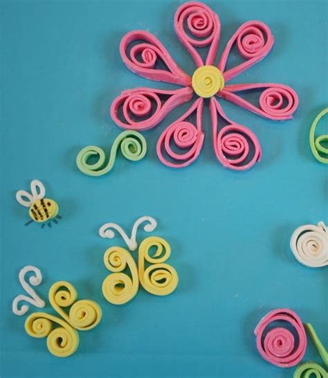 Vea los detalles de la imagen relacionada. Quilling with Fondant & Gum Paste | Cake decorating tutorials, Quilling ...