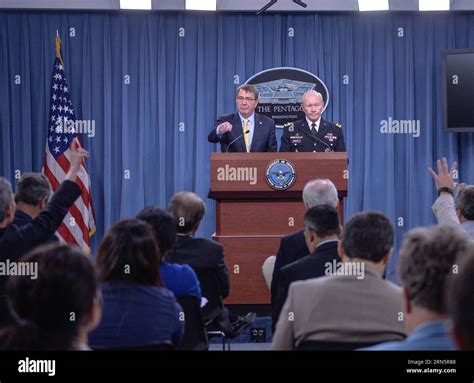 Pentgon hi-res stock photography and images - Alamy