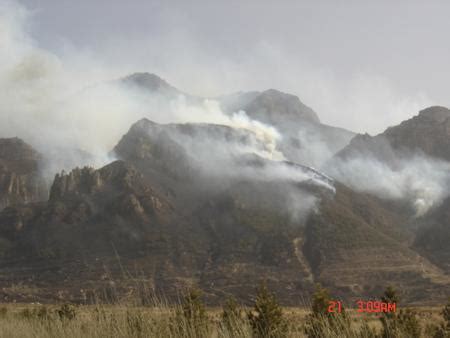6月3日，山西大同#北岳恒山发生火灾，现场浓烟滚滚，目前扑救正在进行中。