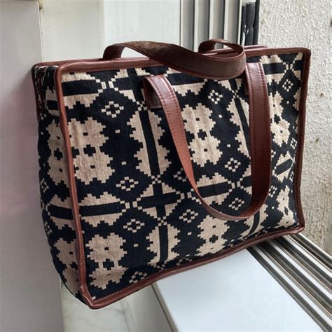 HANDBAGS – the_purse_outlet