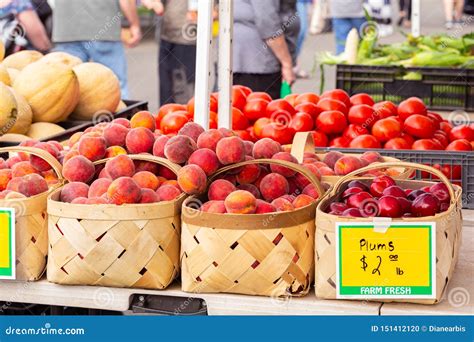 Local Produce Market 的图像结果